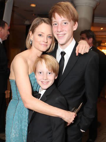 Jodie Foster Says Her Sons Are ‘Insecure’ About Their Fledgling。